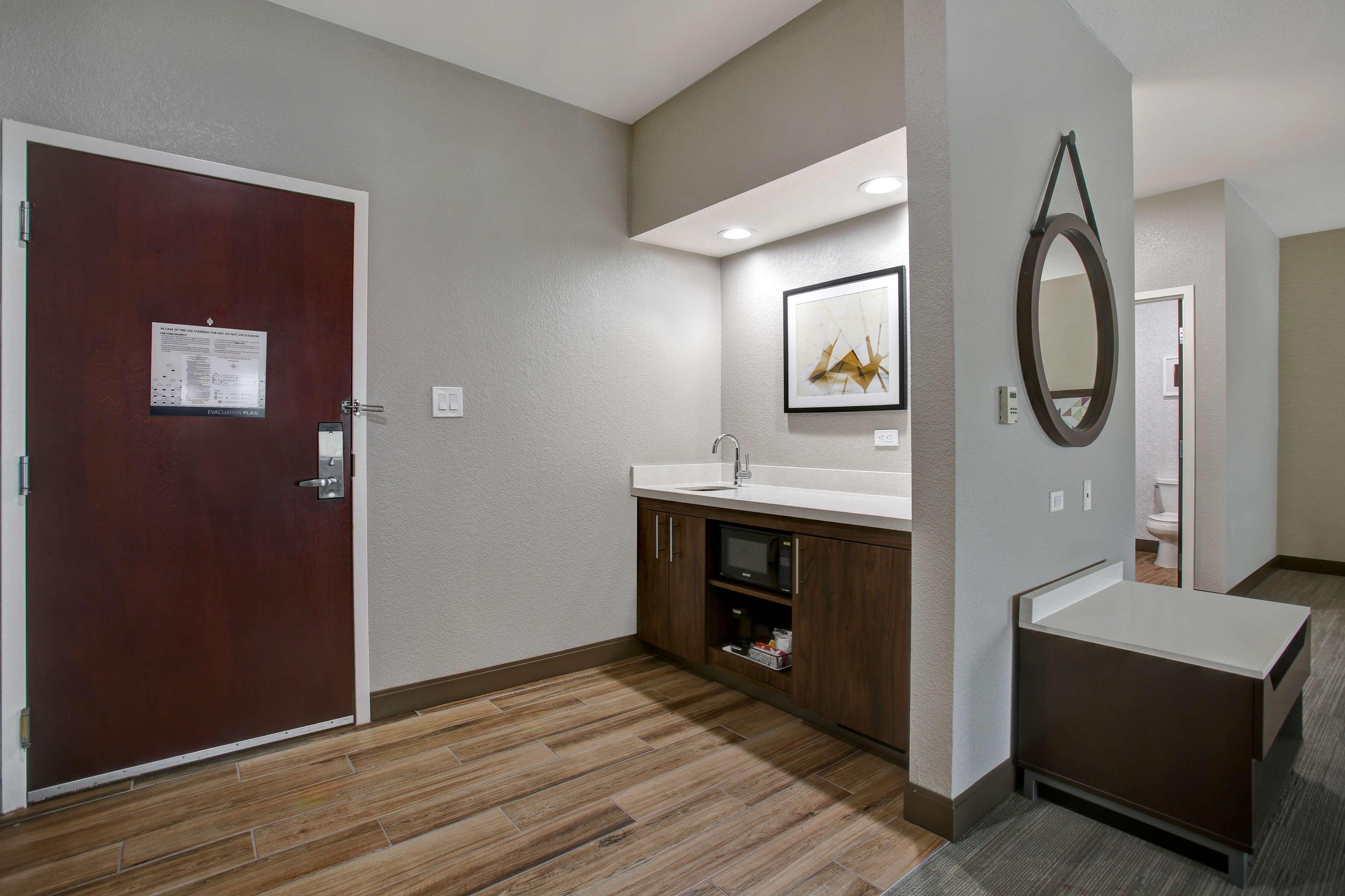 Hampton Inn & Suites Dallas-Десото Экстерьер фото